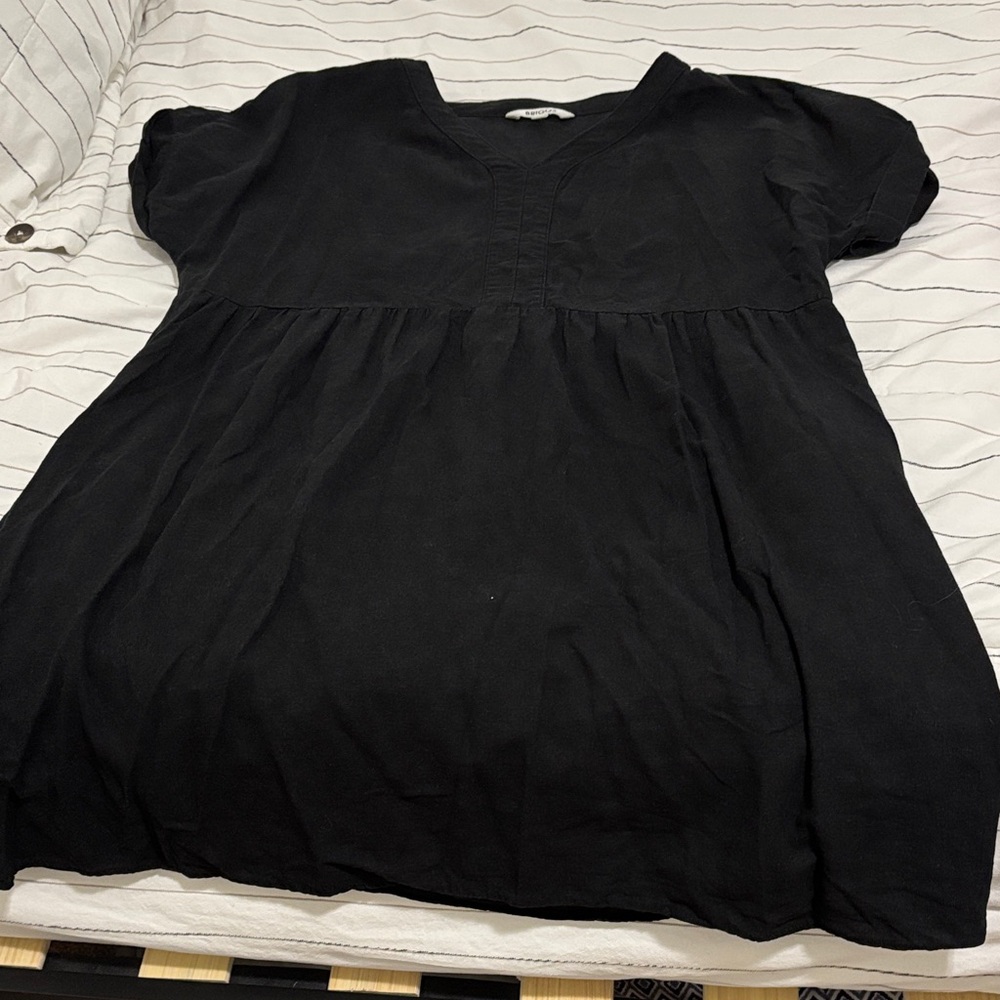 Briggs New York Black V-Neck Top